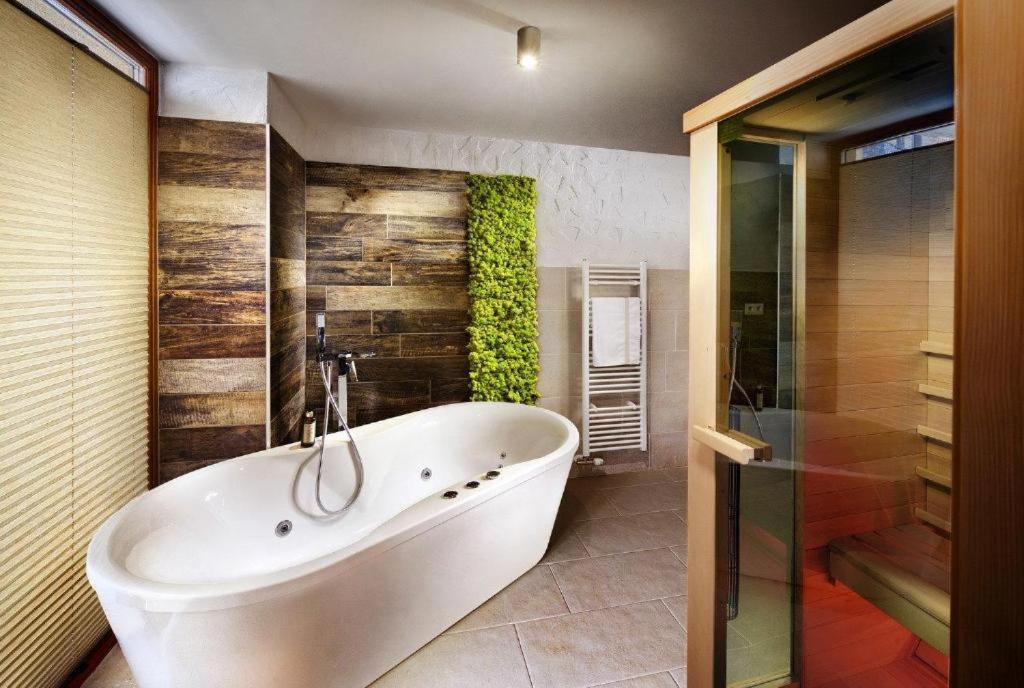 Chalet Jasna Wellness Apartment Saskia Jacuzzi & Sauna Demanovska Dolina Exterior photo